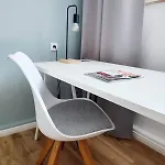 Flair-apartments 'apartment Naehe Schlosspark', 300 M Bahnhof, Innenstadt Stadtteil Schoetmar, Fuer Urlaub Oder Geschaeftsreise, Separater Eingang, 24 Std Check-in,wlan, Streaming-fernseher, Kueche, Regendusche, Doppelbett, 2 Schlafsofa