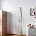 Flair-apartments 'apartment Naehe Schlosspark', 300 M Bahnhof, Innenstadt Stadtteil Schoetmar, Fuer Urlaub Oder Geschaeftsreise, Separater Eingang, 24 Std Check-in,wlan, Streaming-fernseher, Kueche, Regendusche, Doppelbett, 2 Schlafsofa Apartmán
