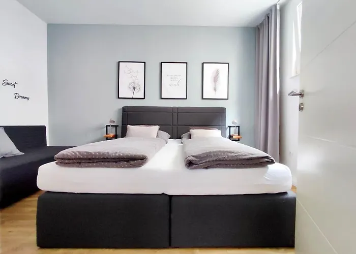 Διαμέρισμα Flair-apartments 'apartment Naehe Schlosspark', 300 M Bahnhof, Innenstadt Stadtteil Schoetmar, Fuer Urlaub Oder Geschaeftsreise, Separater Eingang, 24 Std Check-in,wlan, Streaming-fernseher, Kueche, Regendusche, Doppelbett, 2 Schlafsofa *