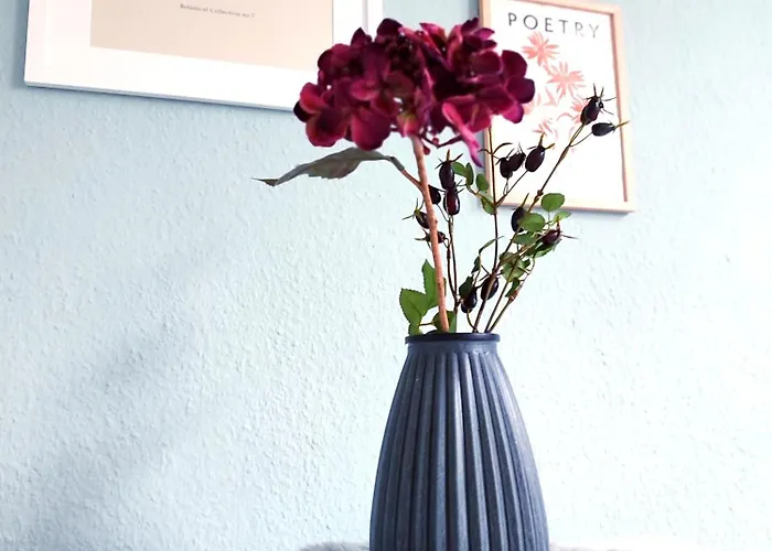 Διαμέρισμα Flair-apartments 'apartment Naehe Schlosspark', 300 M Bahnhof, Innenstadt Stadtteil Schoetmar, Fuer Urlaub Oder Geschaeftsreise, Separater Eingang, 24 Std Check-in,wlan, Streaming-fernseher, Kueche, Regendusche, Doppelbett, 2 Schlafsofa *